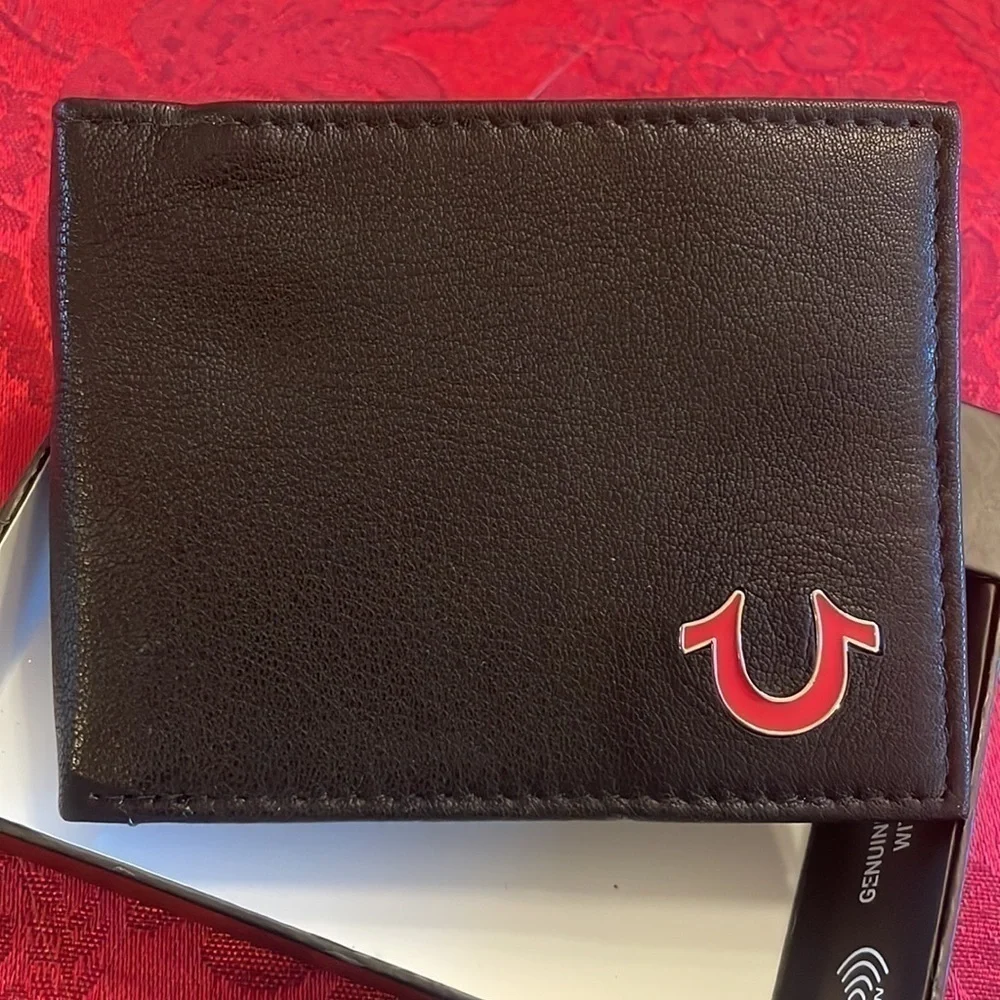 Brand New True Religion Genuine Leather Black Darkar Wallet w/ Desk Valet RFID